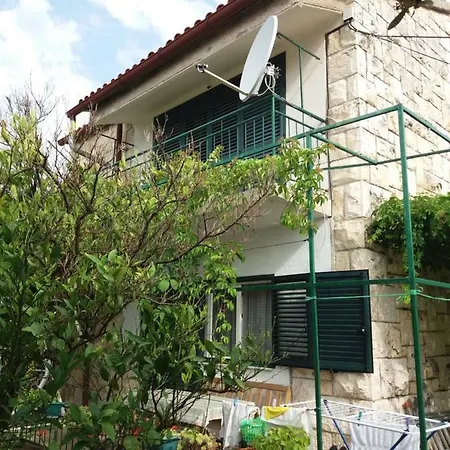 וילה Ella טרוגיר